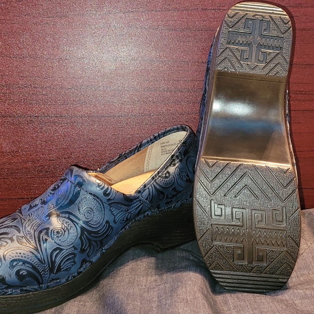G h. Bass & co clogs